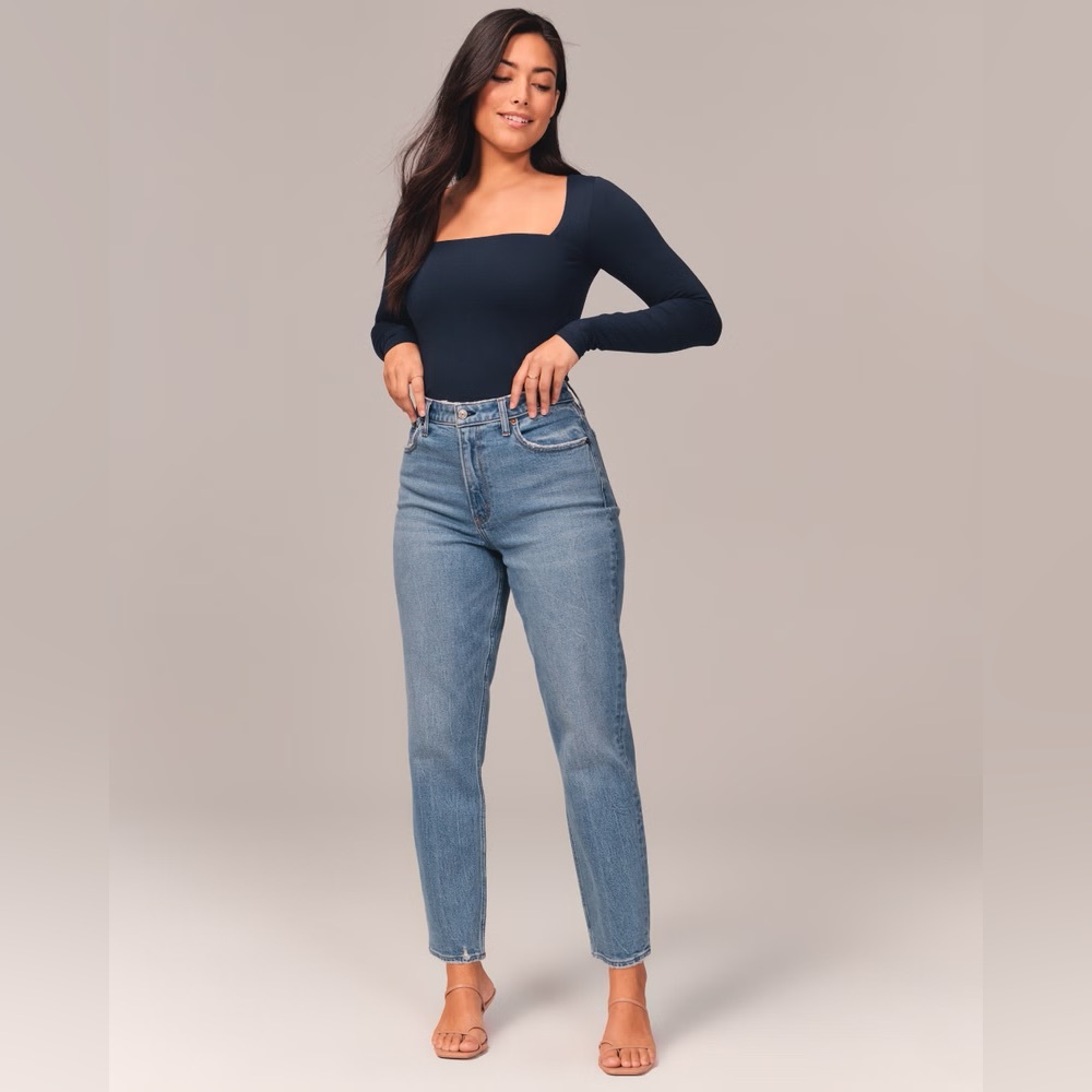 Abercrombie & Fitch size 31 12 S High Rise waist Mom jeans pants in medium wash - Picture 1 of 7